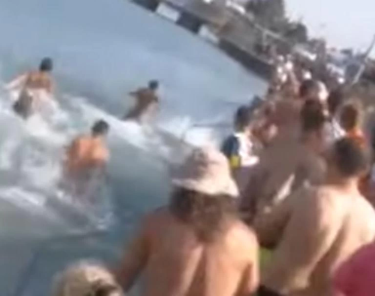Ξέφυγε η κατάσταση στη Χαλκίδα: Εικόνες ντροπής σε παραλία μετά από αυτό το στιγμιότυπο (βίντεο)
